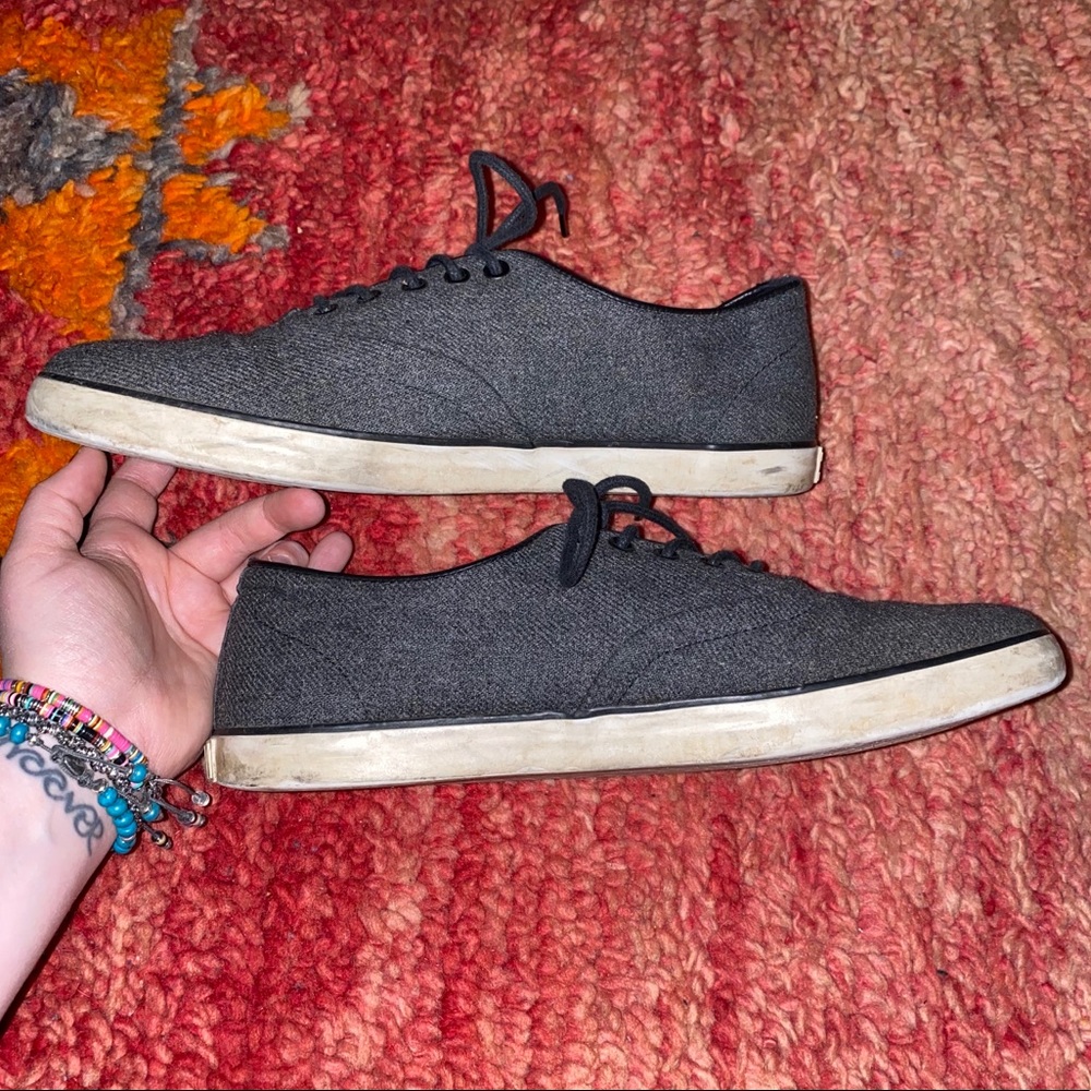 Vans - Picture 2 of 8